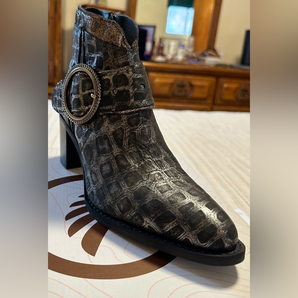 Casta Terra ankle boot size 6-1/2. Leather upper and leather lined. Never worn.